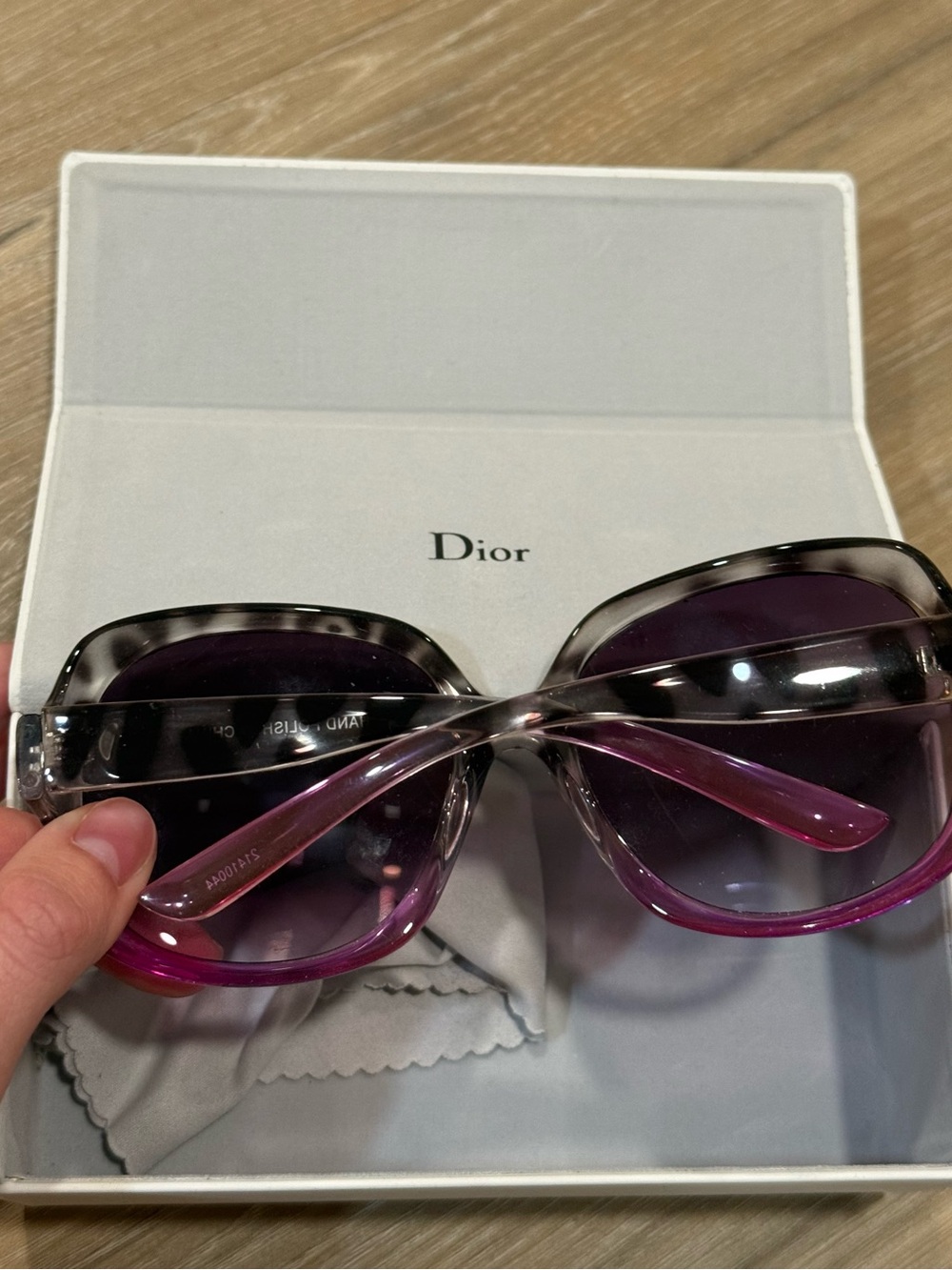 Vintage Dior Oversized Purple Gradient Sunglasses with Tortoiseshell Accents - Picture 2 of 5